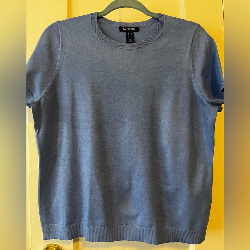 New without tags, Land’s End crew neck short sleeve knit sweater